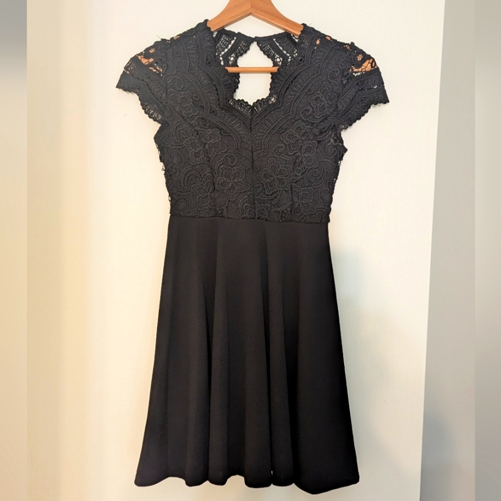 Black Rare Editions Size 8 Lace Dress